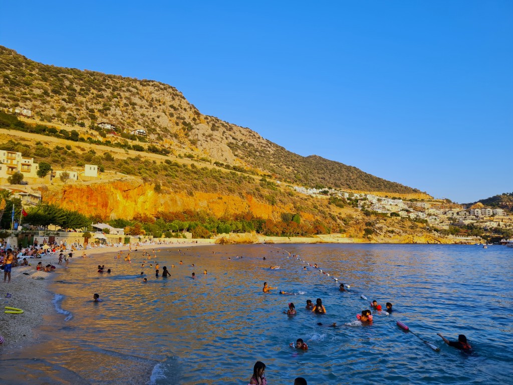 La platja de Kalkan a Turquia