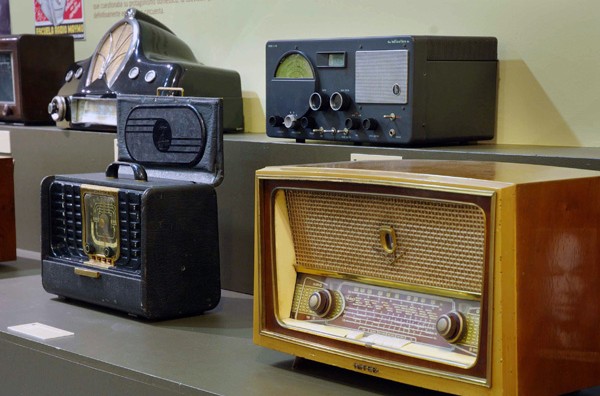 La història de la ràdio explicada pels receptors